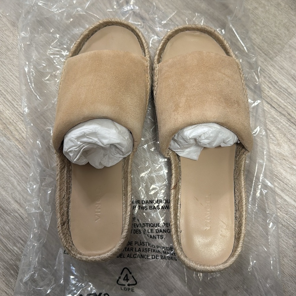 Jesse Suede Slip-On Platform Sandal
Style # I0597L3